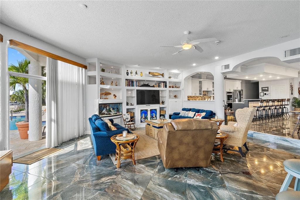 830 PINELLAS BAYWAY S photo 18