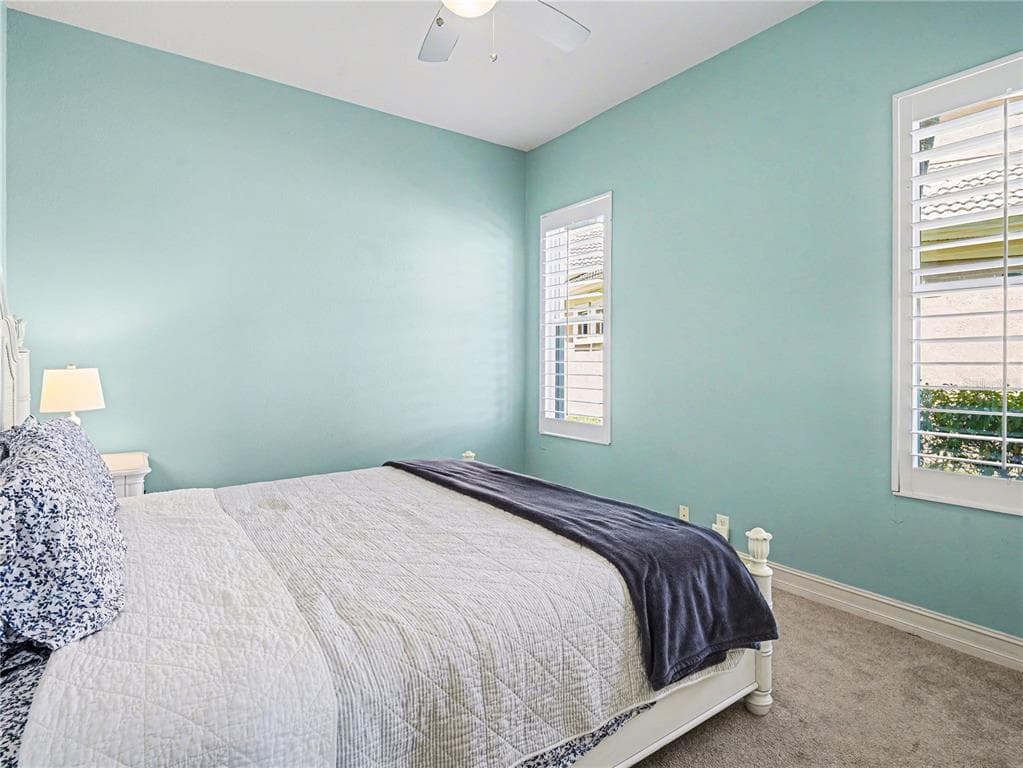 102 12TH AVENUE E photo 24