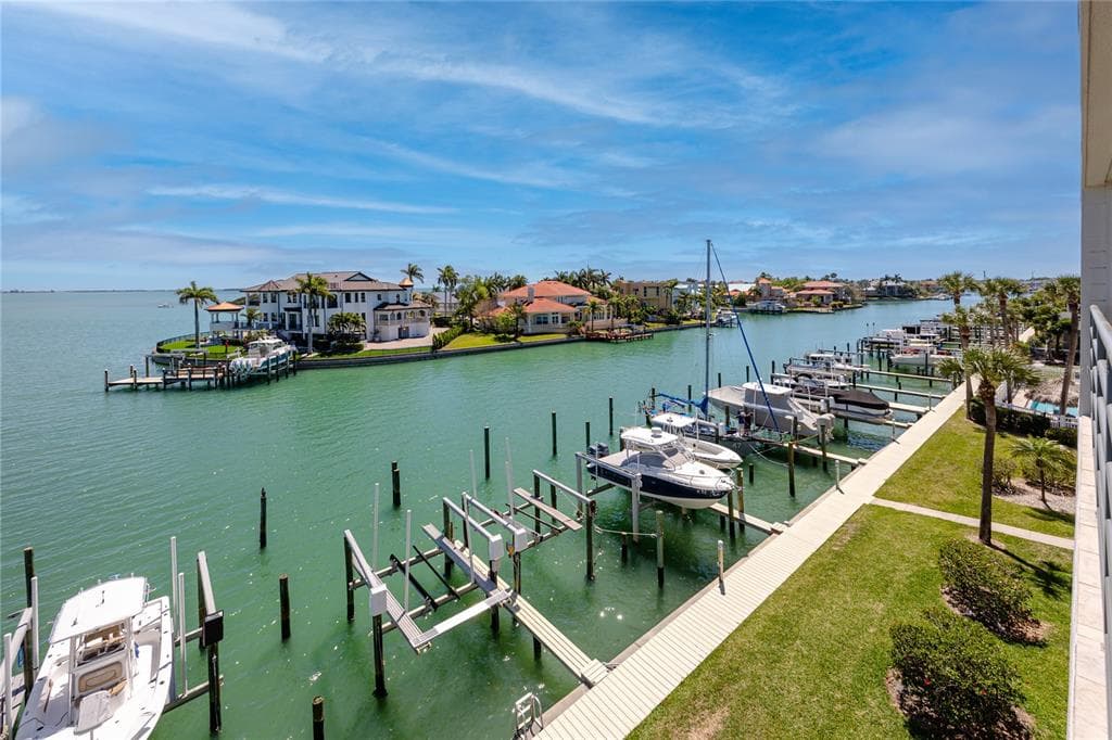 363 PINELLAS BAYWAY S #48 1