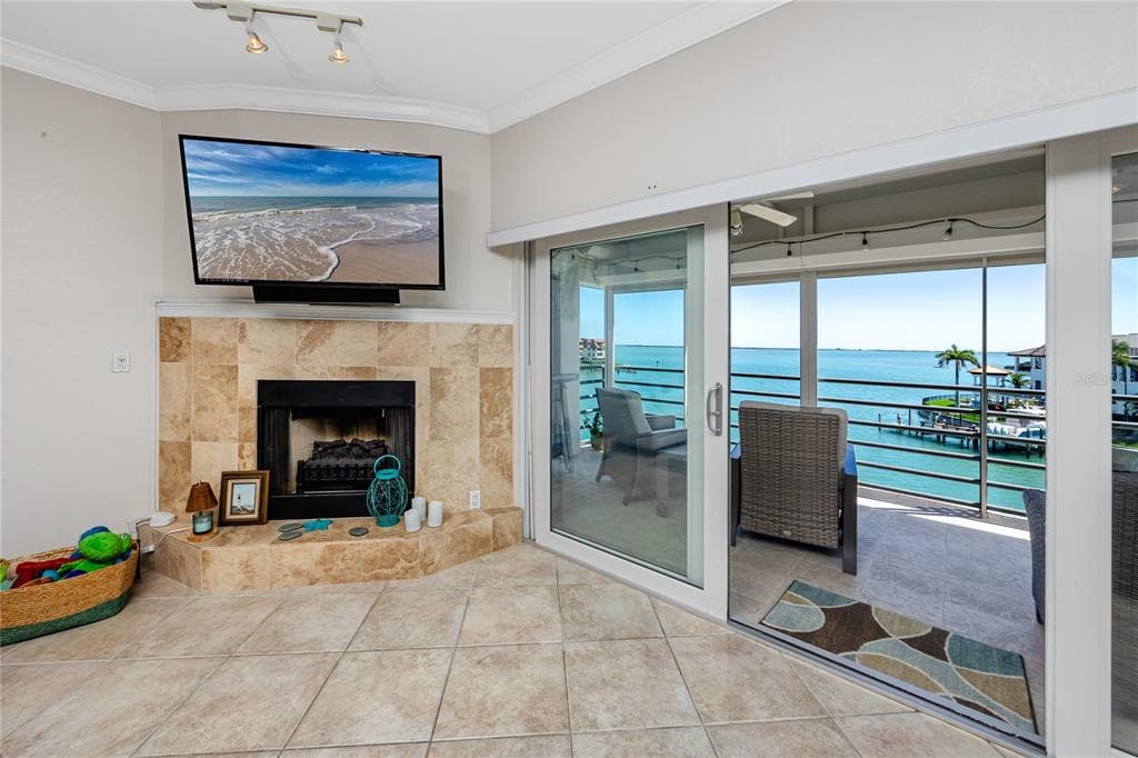 363 PINELLAS BAYWAY S 48 photo 9