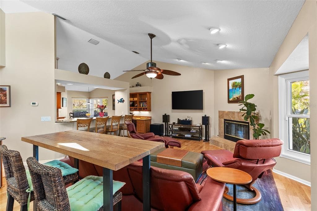 4731 COCONUT PALM CIRCLE NE photo 9