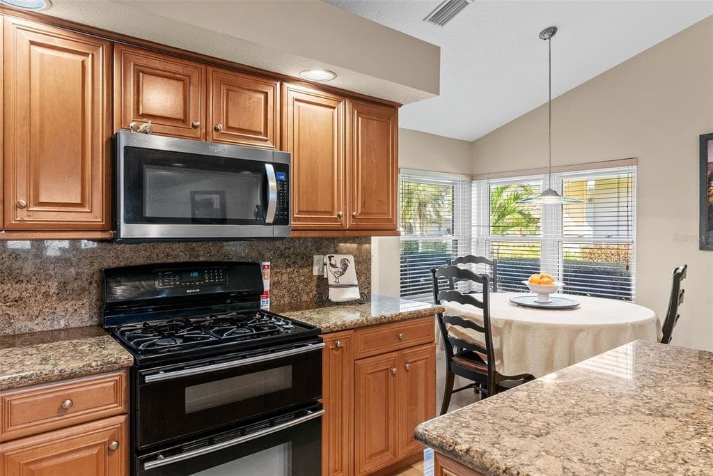 4731 COCONUT PALM CIRCLE NE photo 15