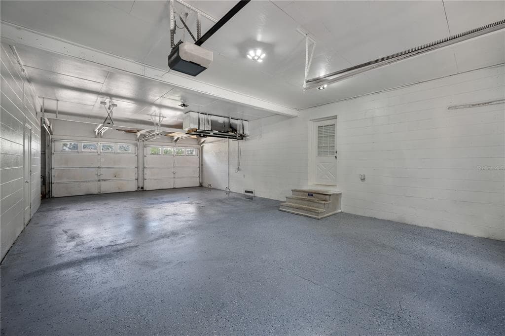 510 WINDERMERE DRIVE photo 25