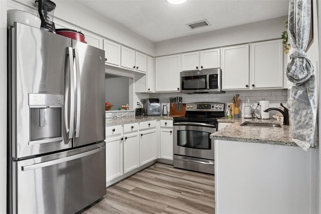 425 KENSINGTON LAKE CIRCLE photo 8