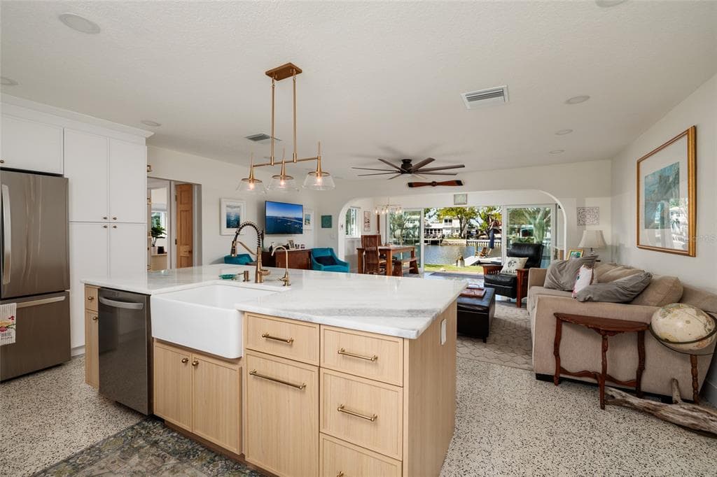 9298 SUN ISLE DRIVE NE photo 16
