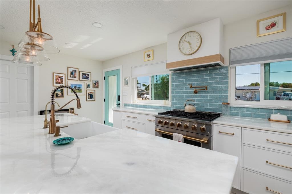 9298 SUN ISLE DRIVE NE photo 3