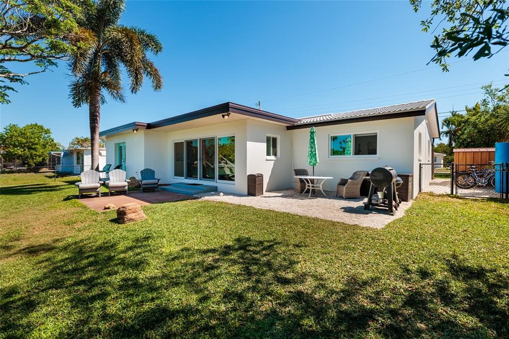 9298 SUN ISLE DRIVE NE photo 18