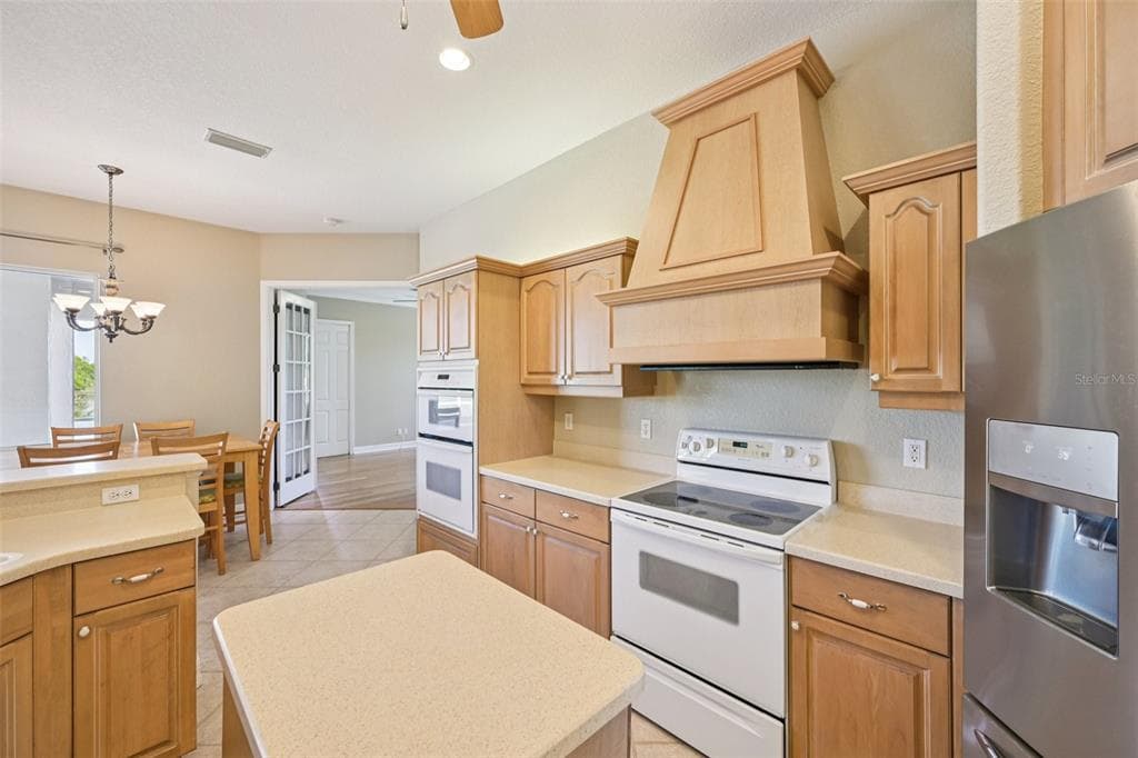 2160 W HILLSBOROUGH BOULEVARD photo 22