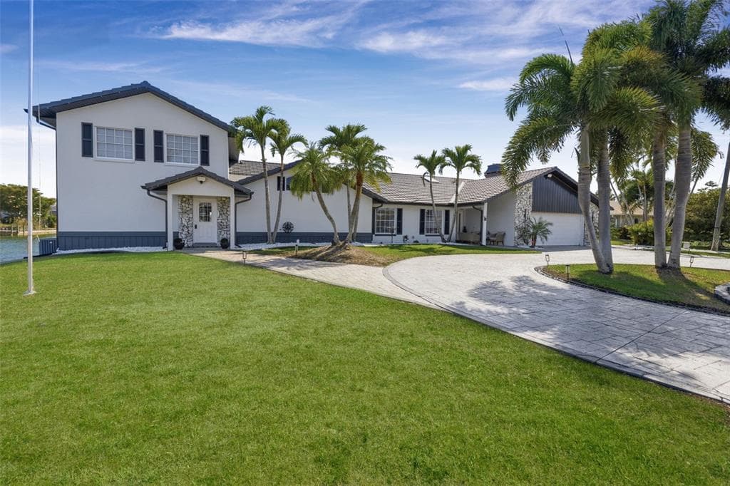 29 SE 10TH AVENUE 1
