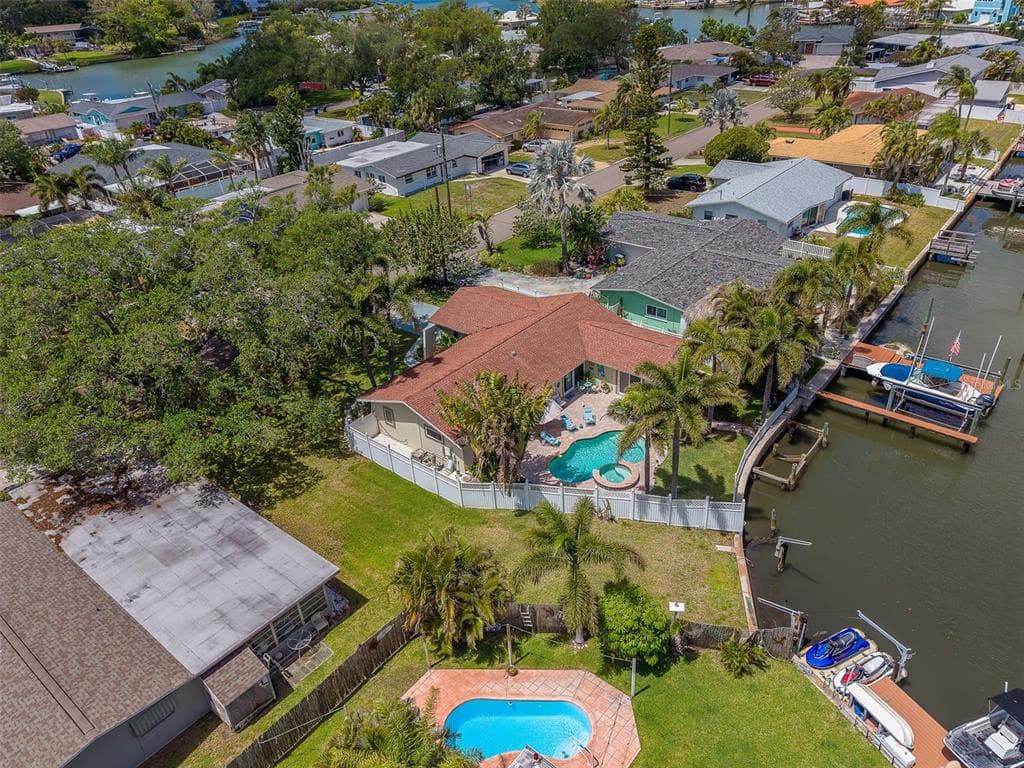 2017 COVE DRIVE 1