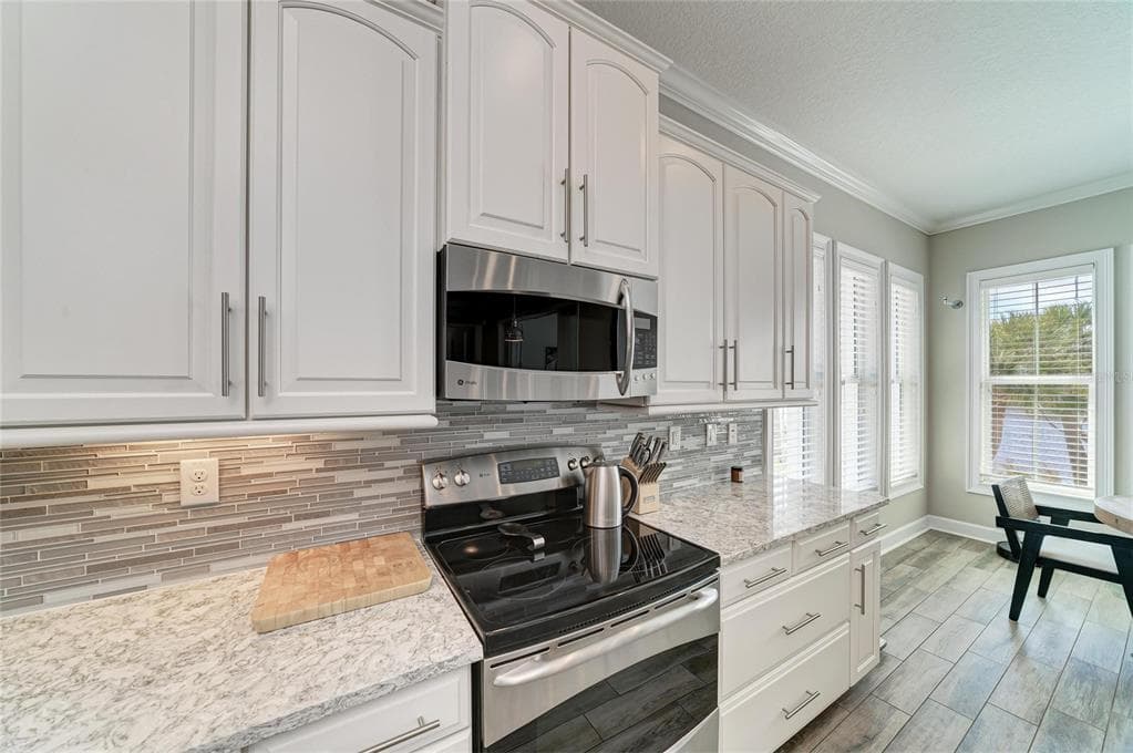 348 SAPPHIRE LAKE DRIVE 101 photo 19