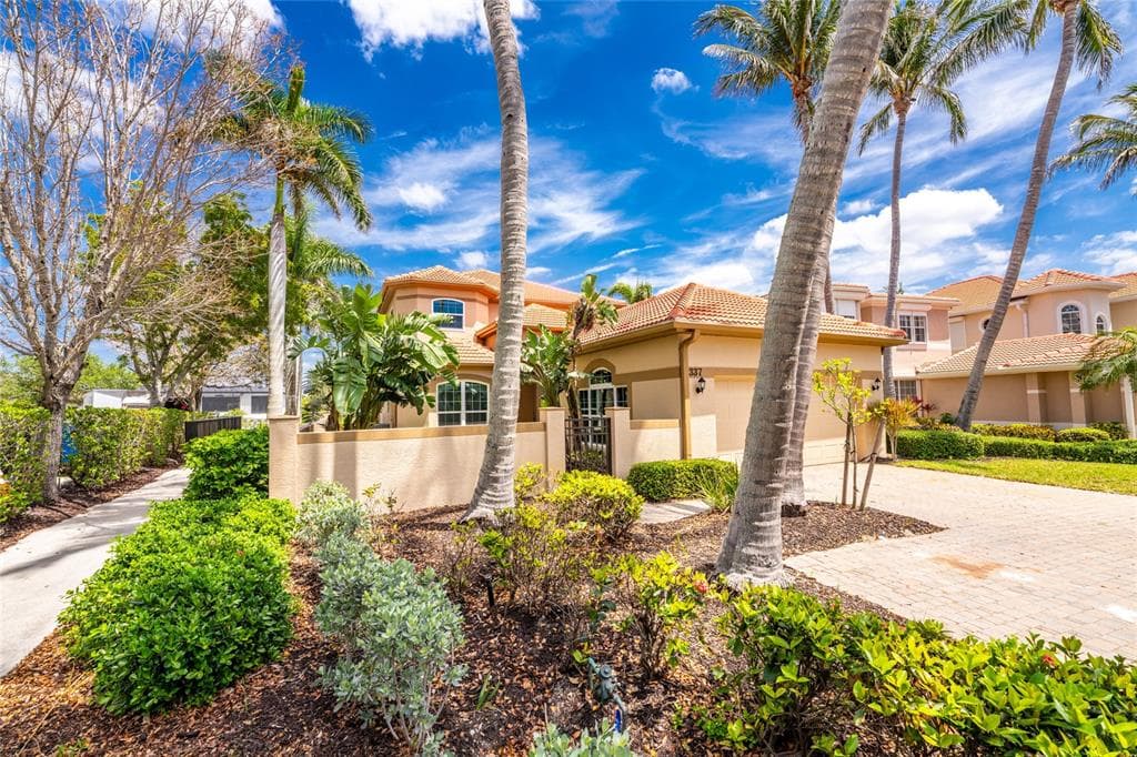 3337 SUNSET KEY CIRCLE photo 2