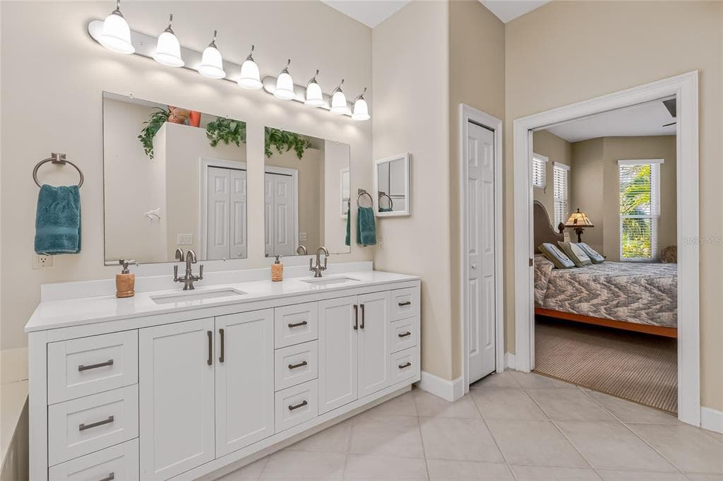 3337 SUNSET KEY CIRCLE photo 24