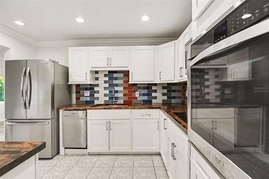 468 GRENIER DRIVE photo 9