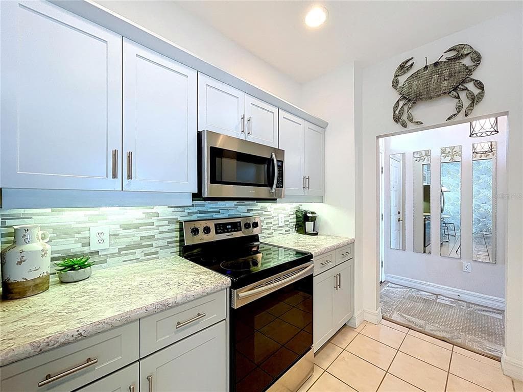 7 ISLAND PARK PLACE 204 photo 13