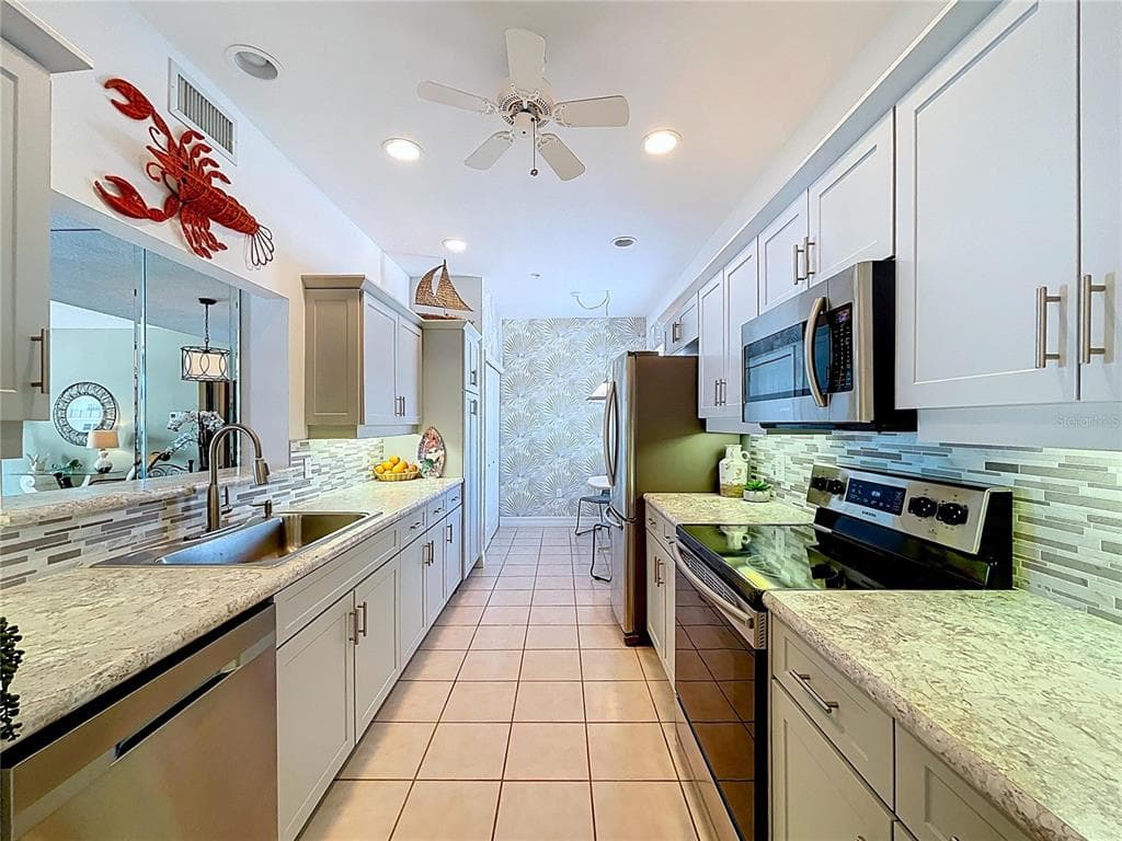 7 ISLAND PARK PLACE 204 photo 11