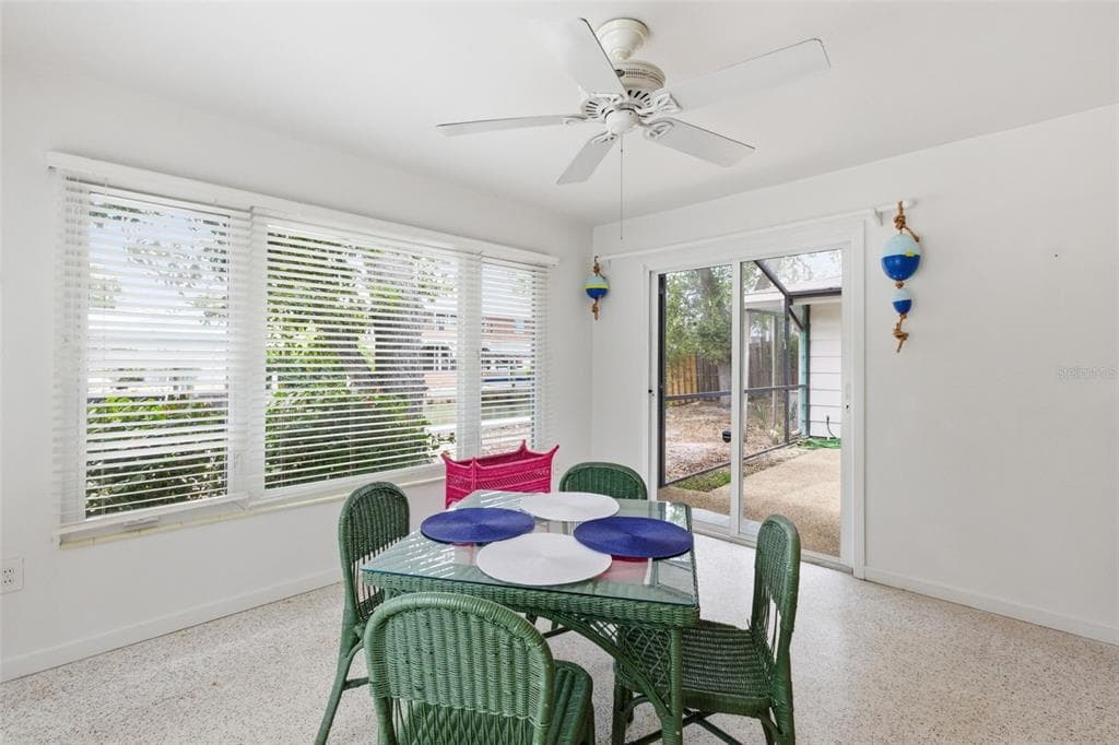 528 RALPH STREET photo 13