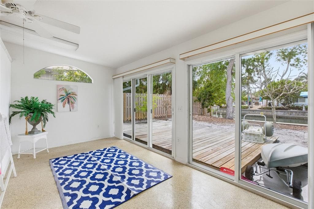 528 RALPH STREET photo 5