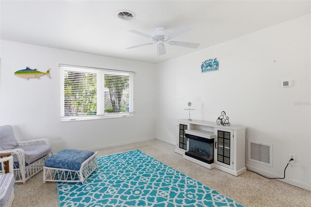 528 RALPH STREET photo 10