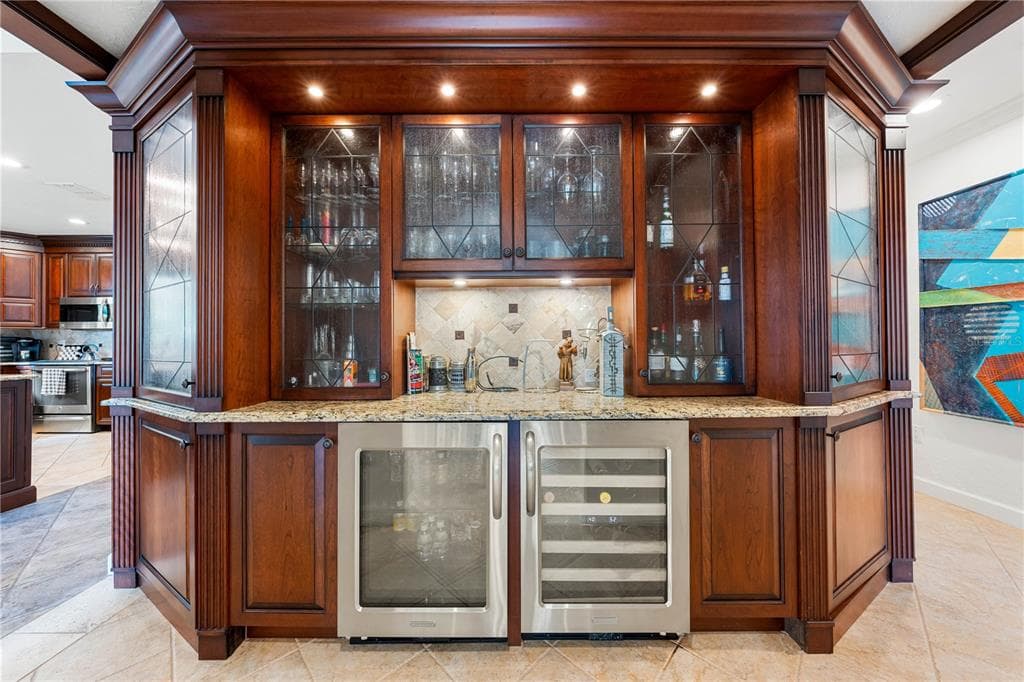 866 HUDSON AVENUE #866 4