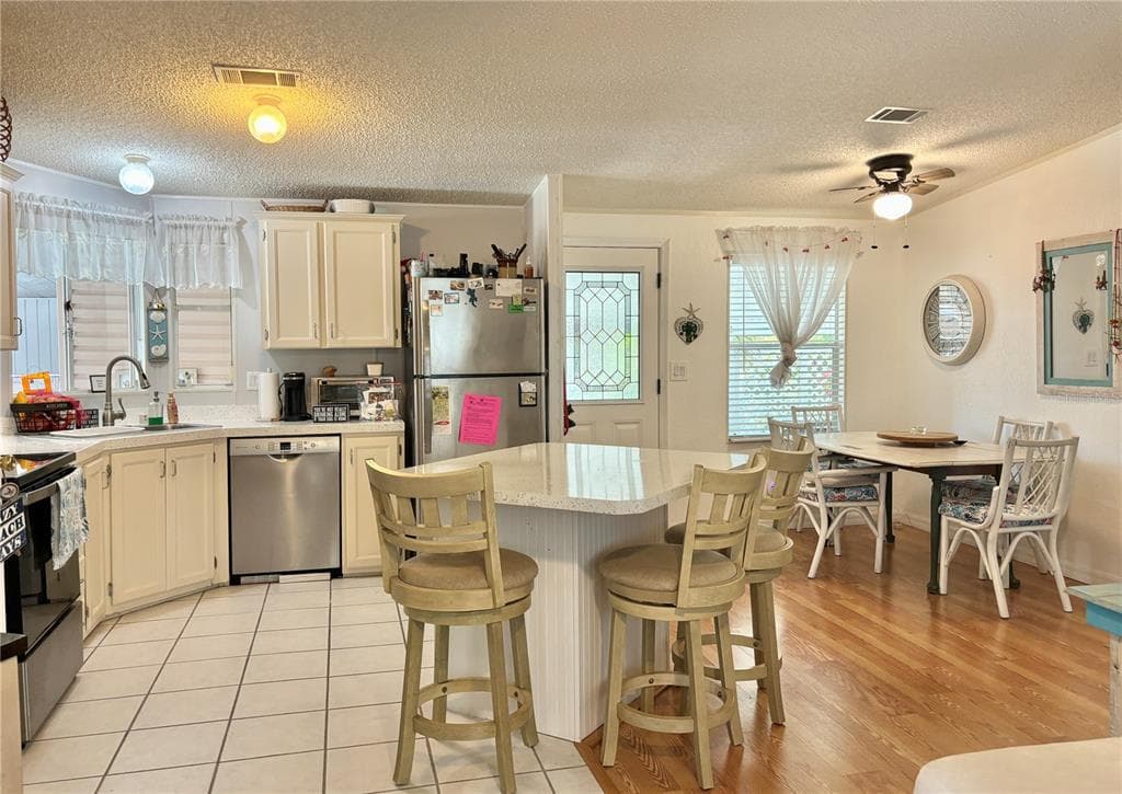 102 AMERICANA COURT NE 206 photo 12