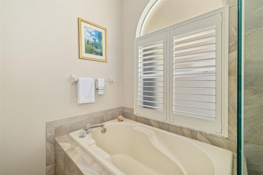 5300 MAHOGANY RUN AVENUE photo 25