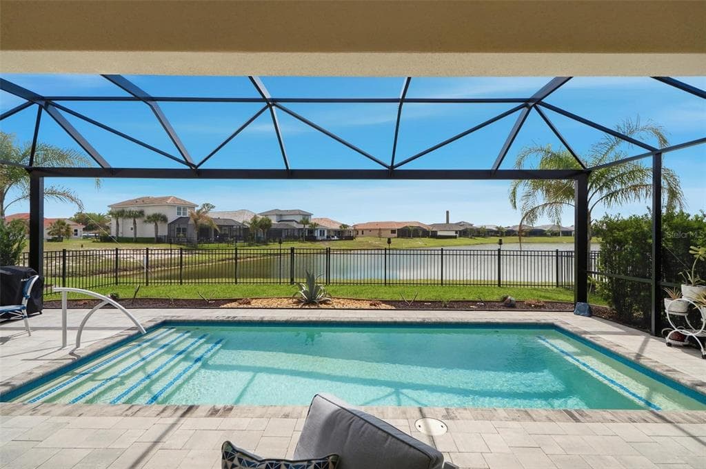 9 DEL PALMA DRIVE photo 1