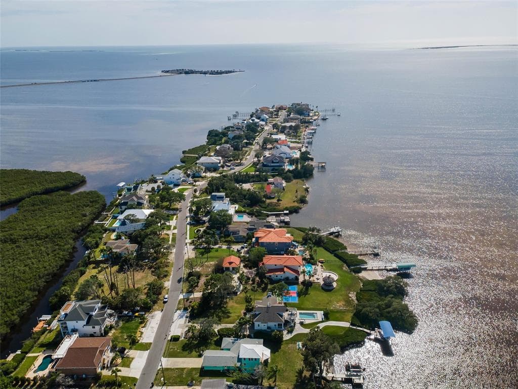 1626 SEA BREEZE DRIVE 3