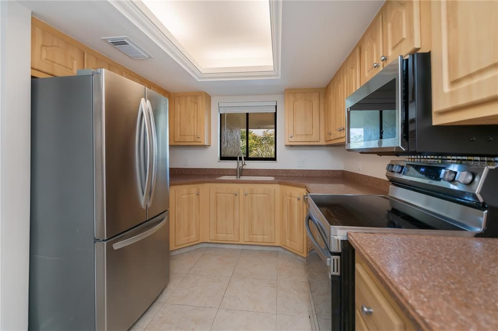 4396 BOWSPRIT COURT #4E 5