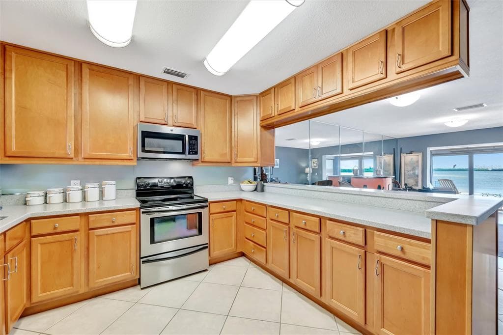 3863 CATALINA DRIVE photo 18