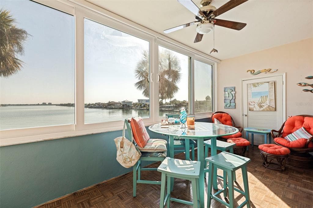 5555 GULF BOULEVARD 215 photo 2