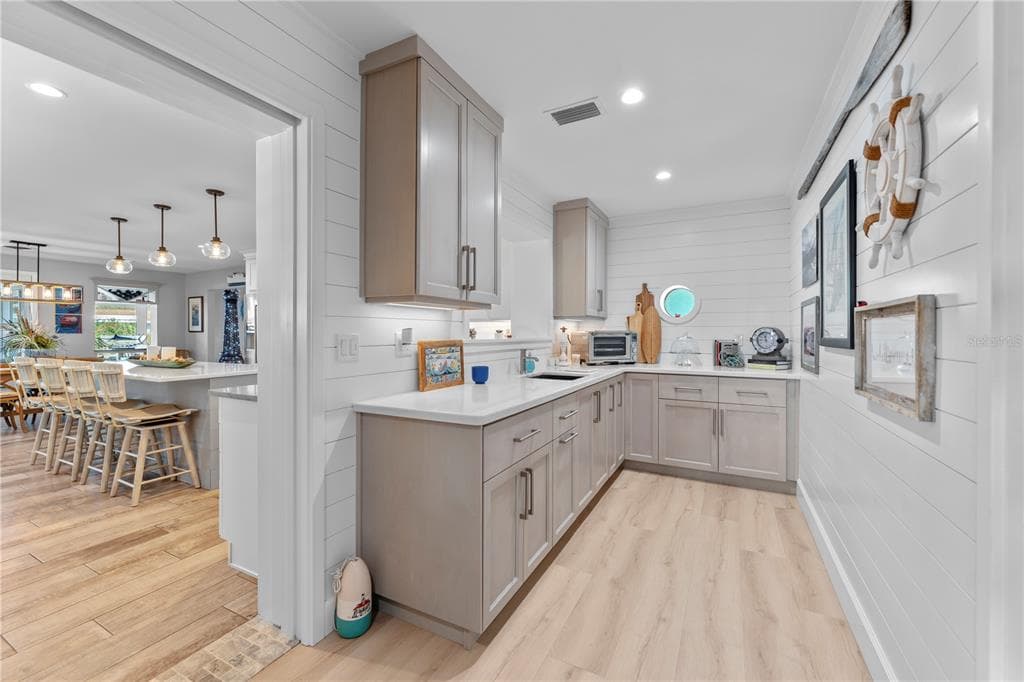 118 CORAL WAY photo 15