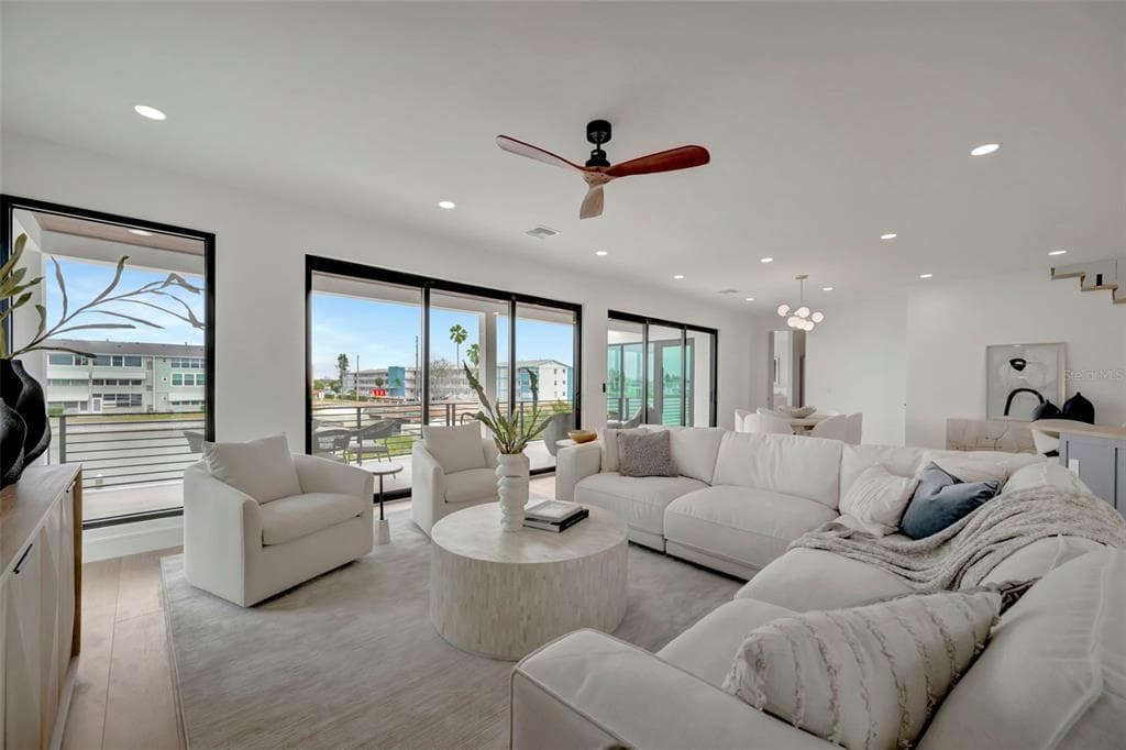 7176 S SHORE DRIVE S 4