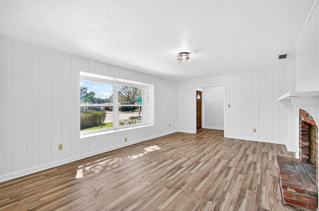 1520 S KEENE ROAD photo 10