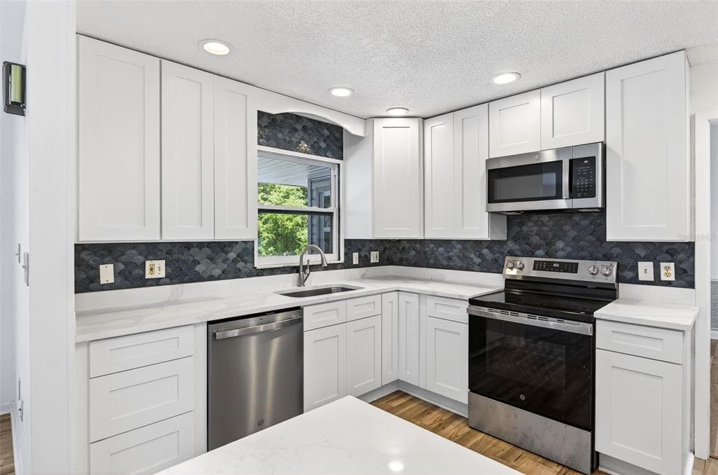1520 S KEENE ROAD photo 19