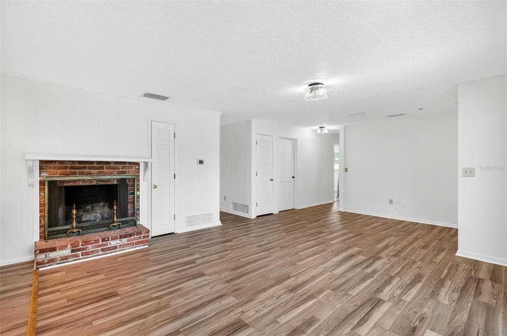 1520 S KEENE ROAD photo 8