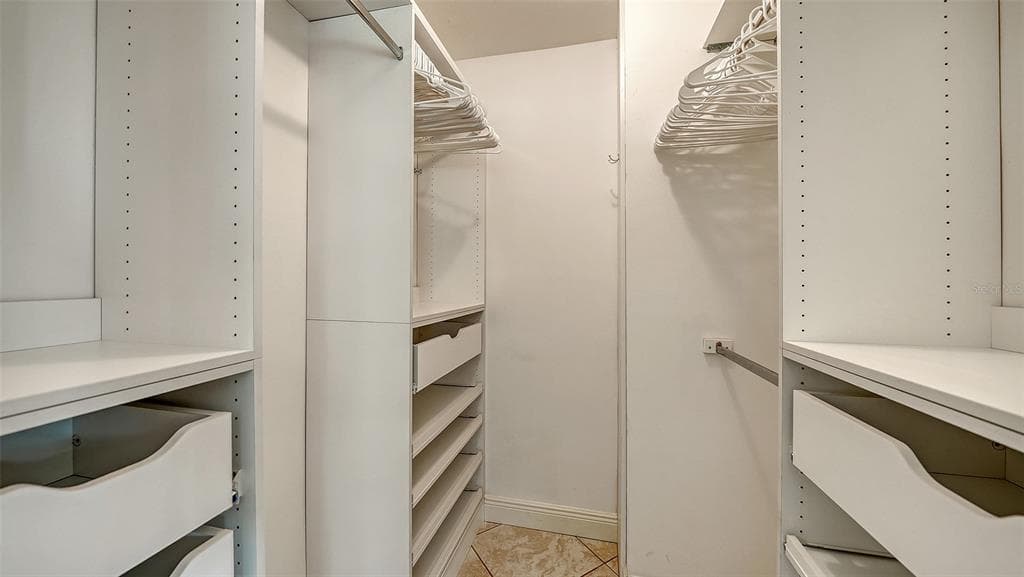 9538 AZURE COVE photo 17