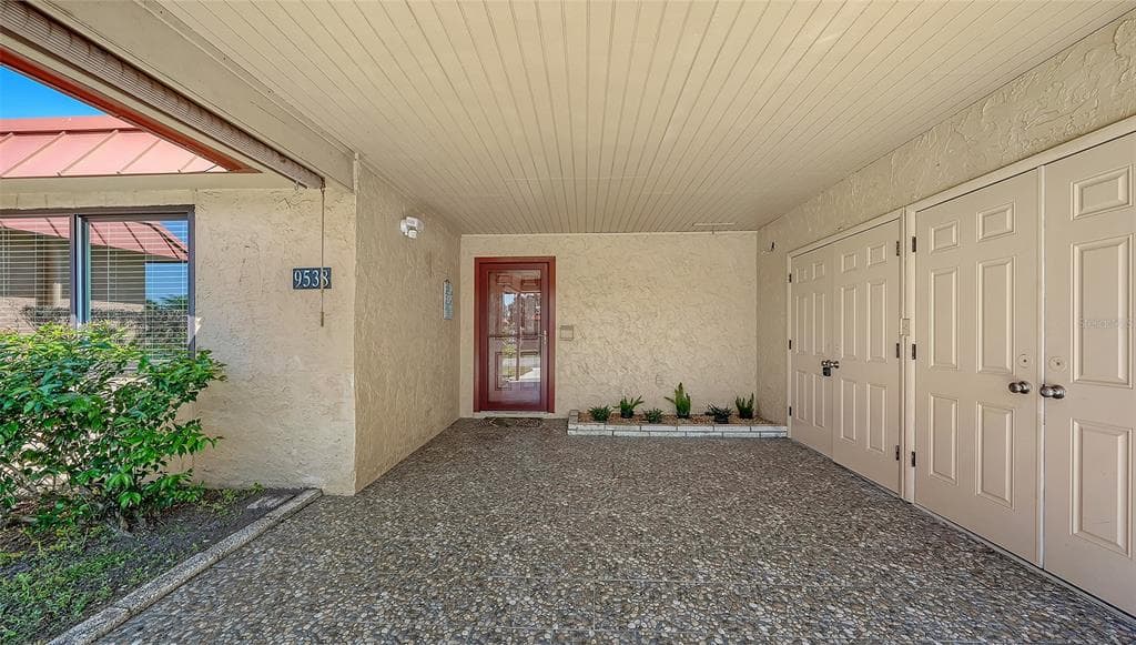 9538 AZURE COVE photo 22
