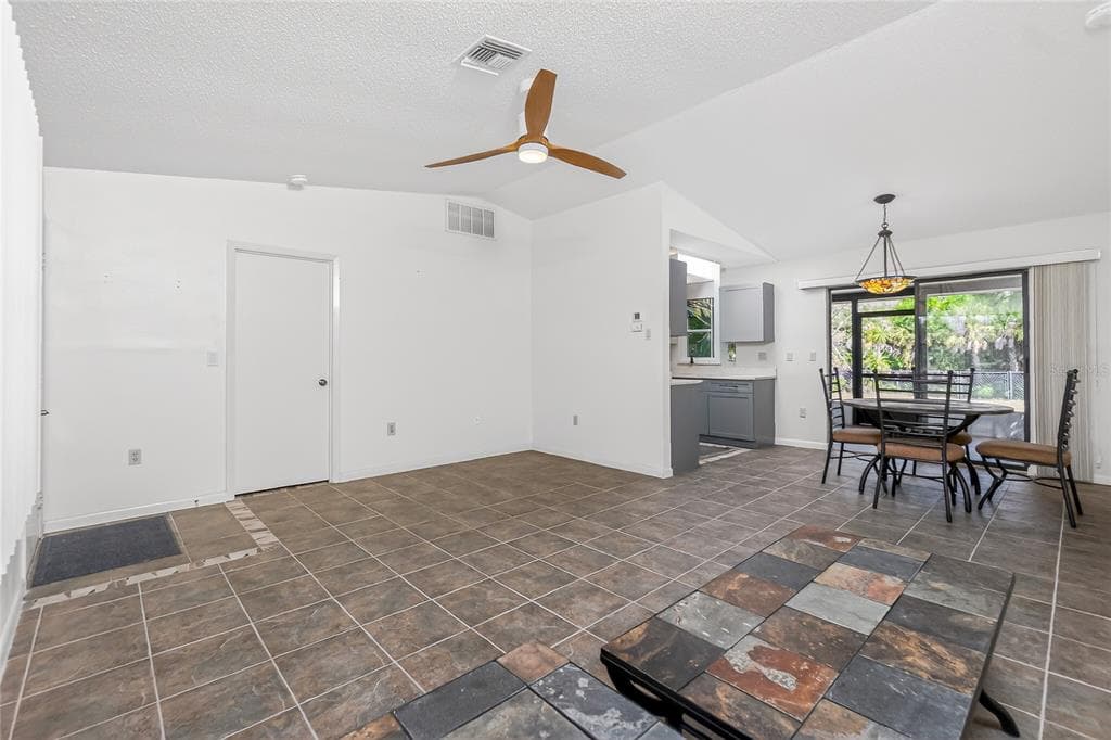9406 PROSPECT AVENUE photo 8