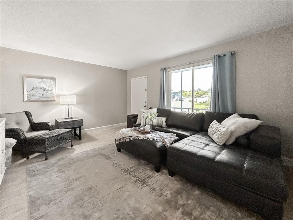 1600 W LAKE PARKER DRIVE C4 photo 6
