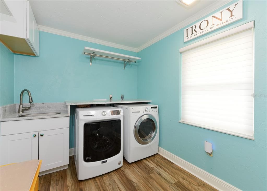 1800 LIESL DRIVE E photo 23