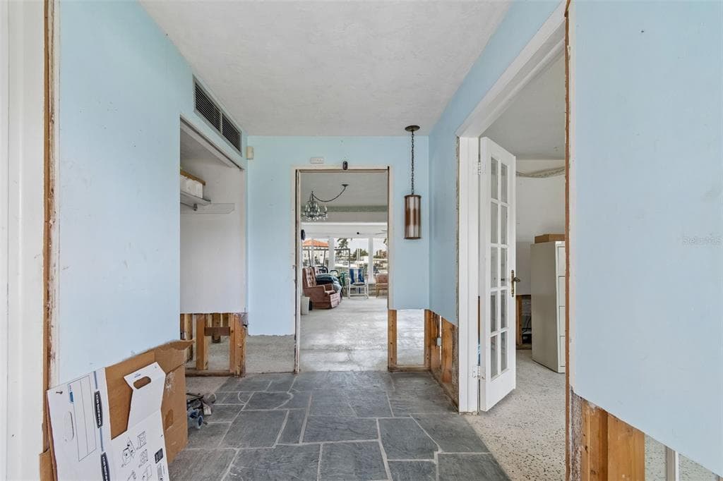 15 BELLEVUE DRIVE photo 6