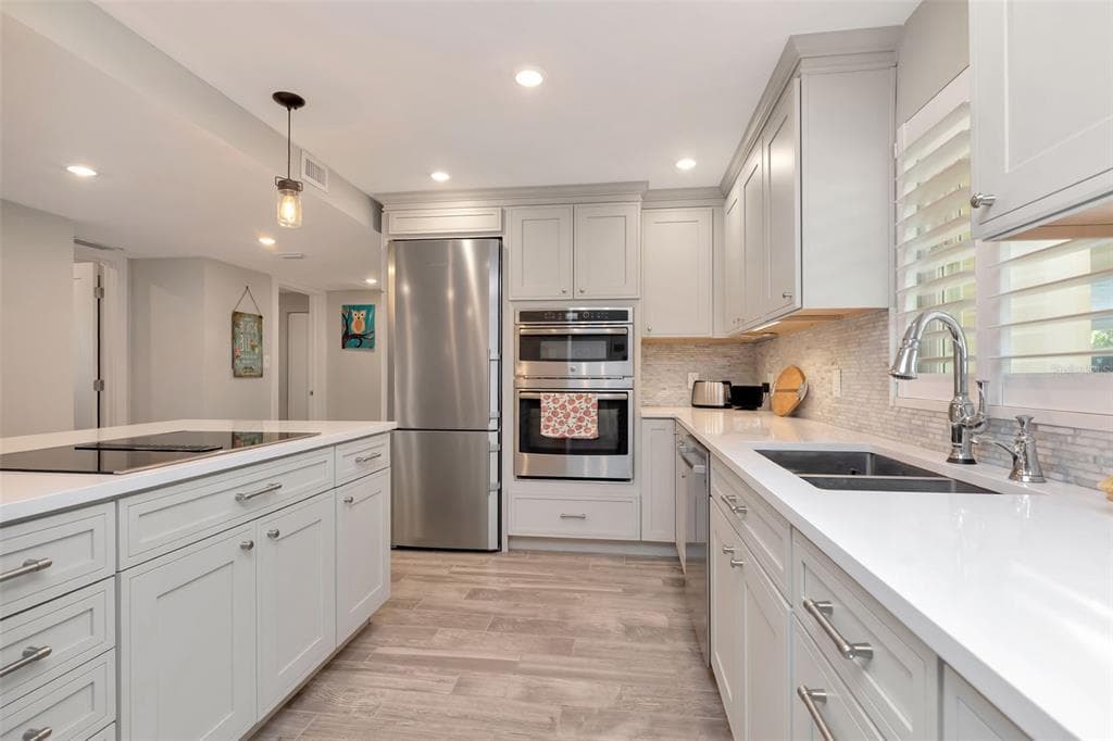 620 EDGEWATER DRIVE 102 photo 12
