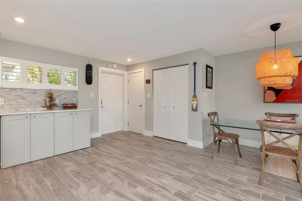 620 EDGEWATER DRIVE 102 photo 5