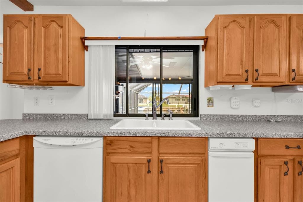 238 FRY TERRACE SE photo 17