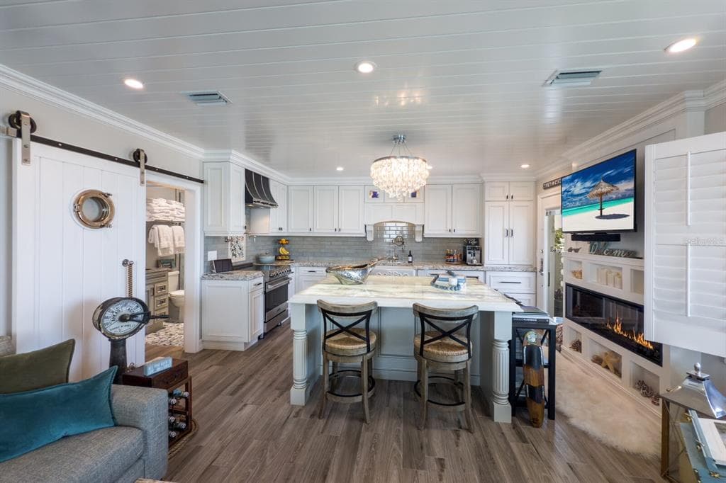761 JOHN RINGLING BOULEVARD #31 3