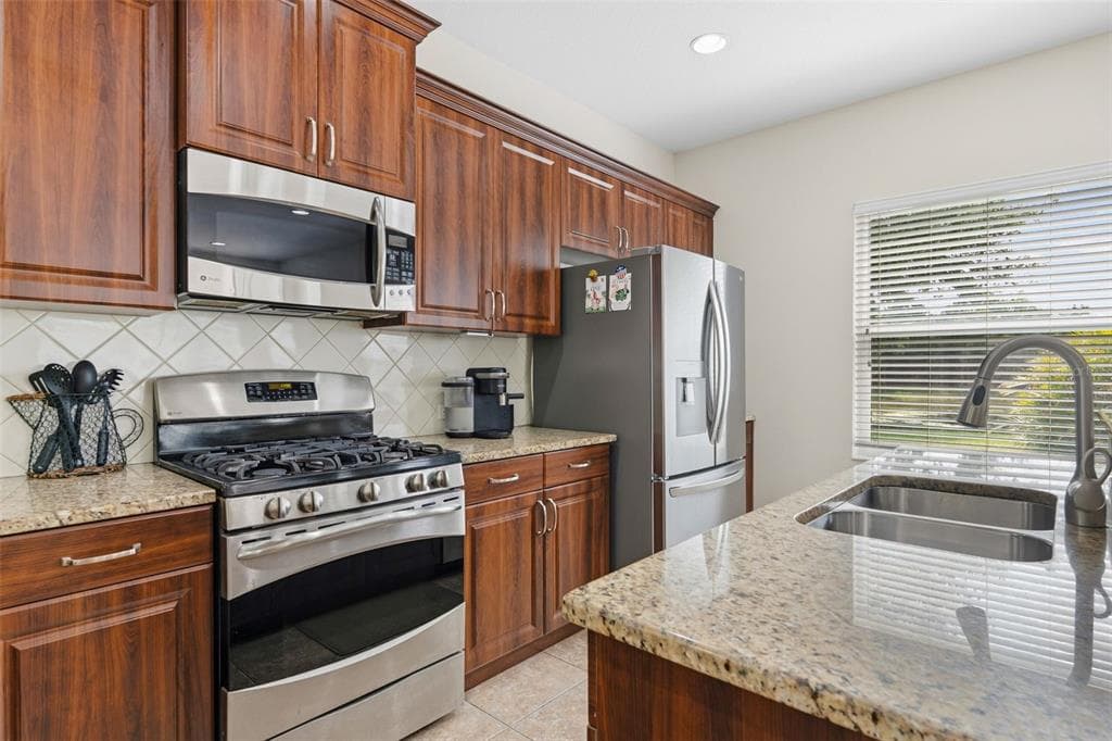 11904 FOREST PARK CIRCLE photo 25