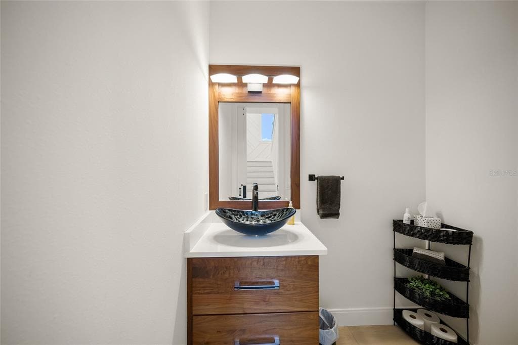 209 WILLOW AVENUE photo 23