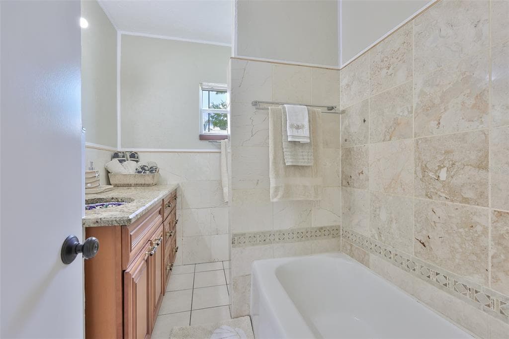 6907 9TH AVENUE NW photo 25