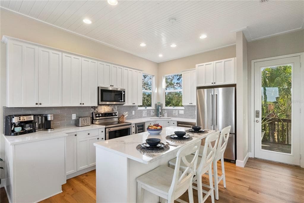 7325 HOLLY ROAD photo 6